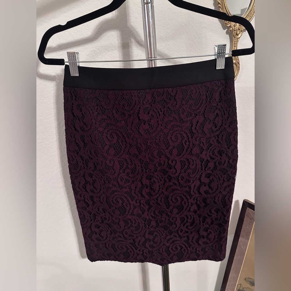 LOFT lace pencil skirt